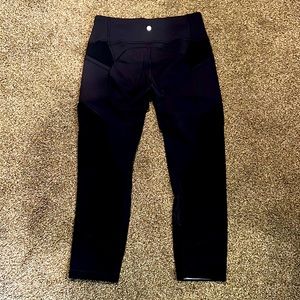 LuLu lemon Black Capris